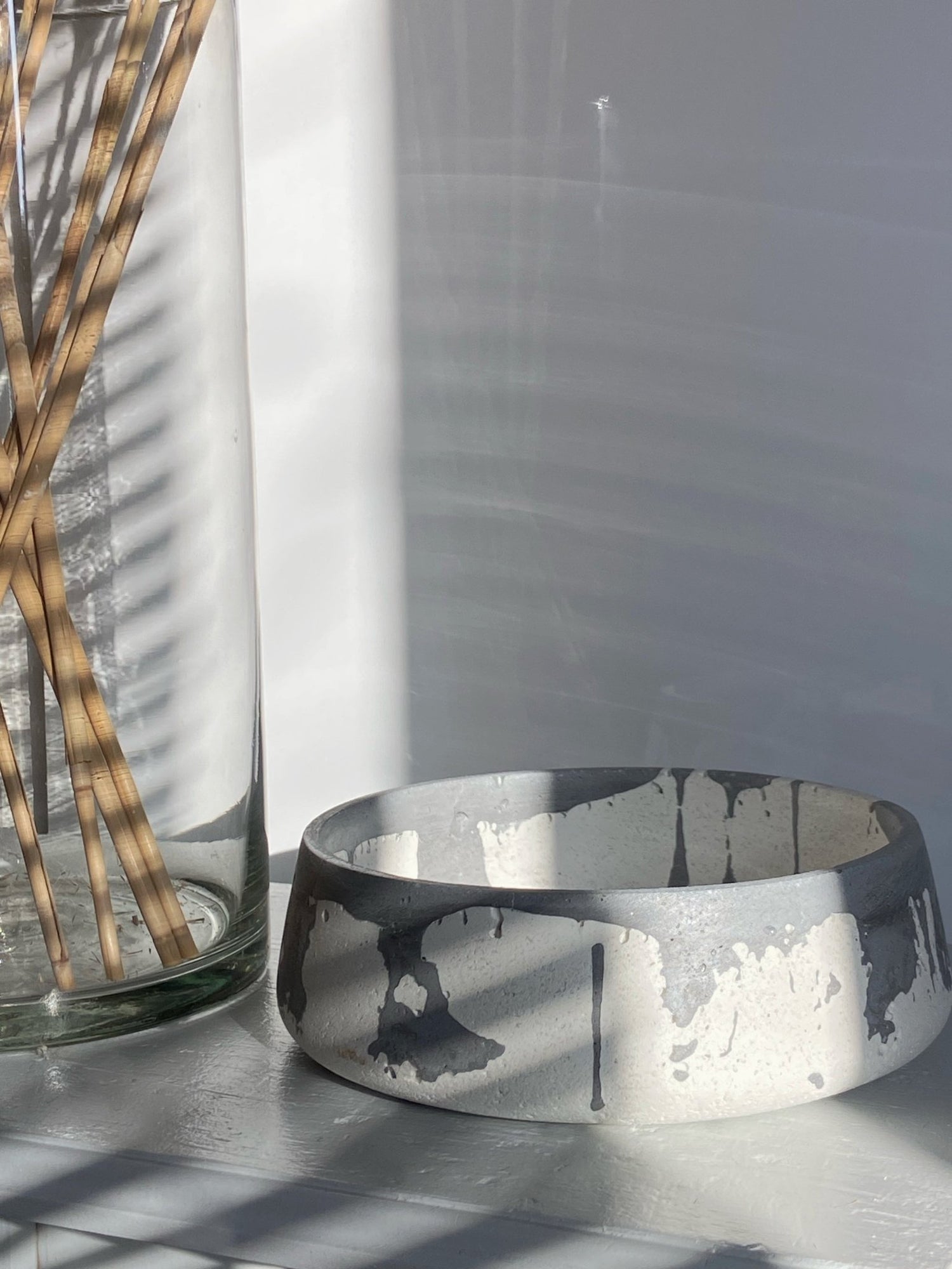 Gray crackled large concrete bowl - Coshi.store