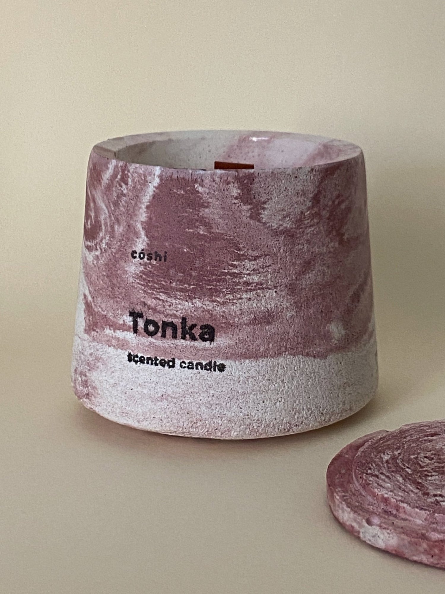 Tonka concrete candle - Coshi.store